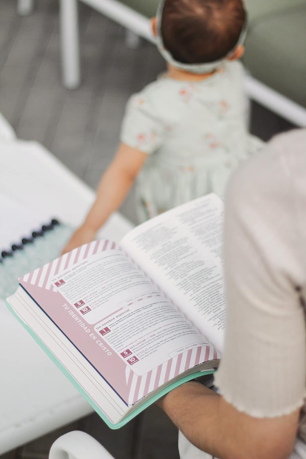 Biblia de la Mamá Ocupada | NVI | Turquesa | Palabras de Jesús en Rojo