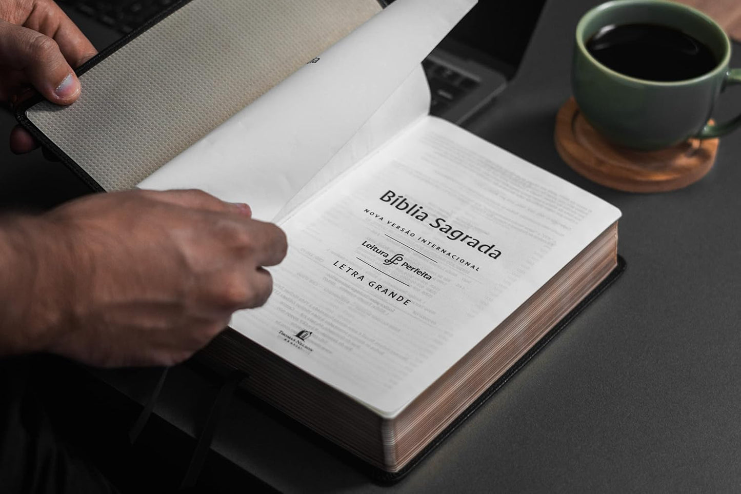 Bíblia Sagrada | NVI | Leitura Perfeita | Capa Luxo Preta