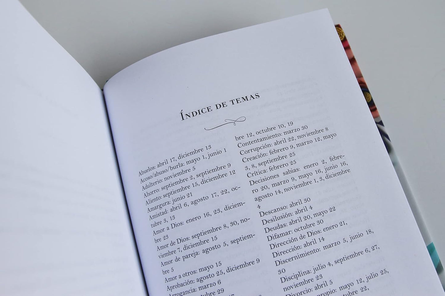 Un año con Dios: 365 devocionales para la mujer