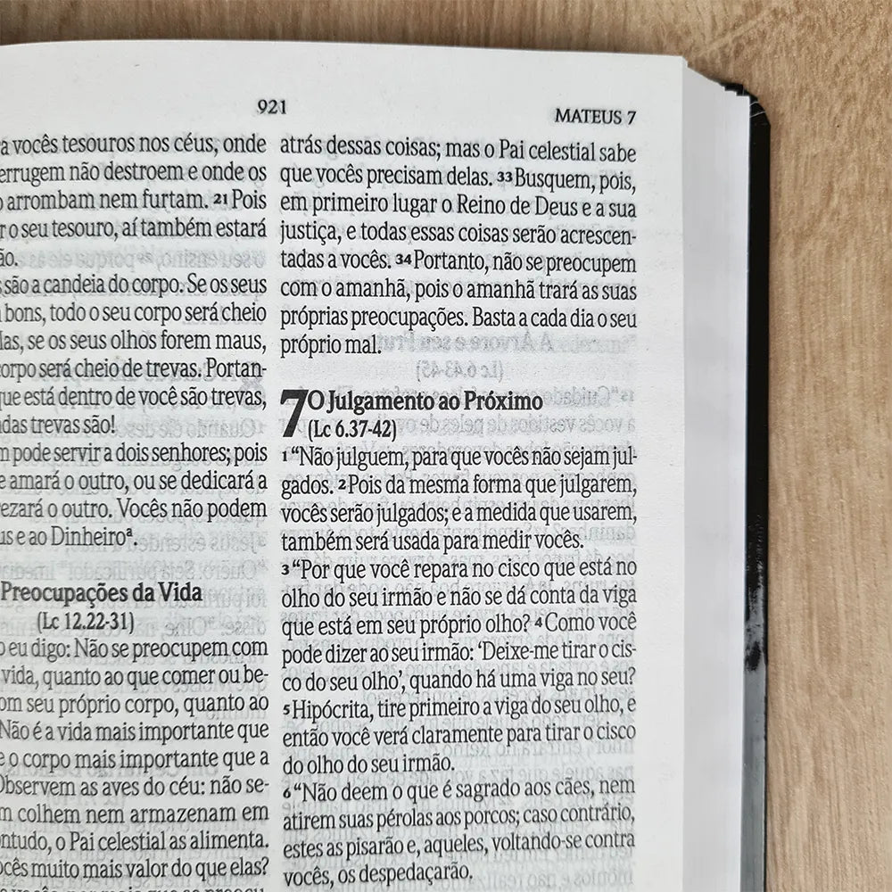 Bíblia Sagrada Salvos pela Graça | NVI | Letra Grande | Capa Dura