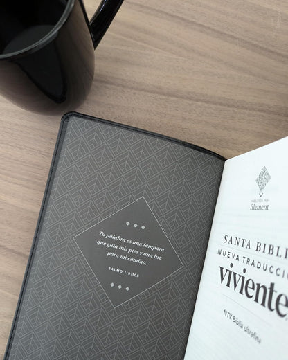 Biblia Ultrafina NTV | Filament App | Negro | SentiPiel con índice | Letra roja