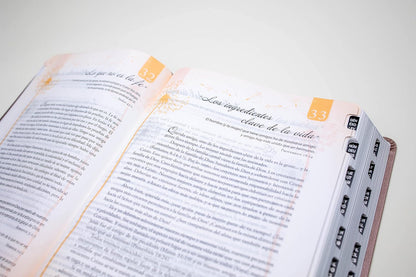 Biblia para Mujeres | RVR 1960 | Promesas Inspira | Piel especial rosa con índice | Tapa dura