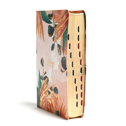 Biblia Devocional Centrada en Cristo | RVR 1960 | Floral símil piel con índice | 365 devocionales