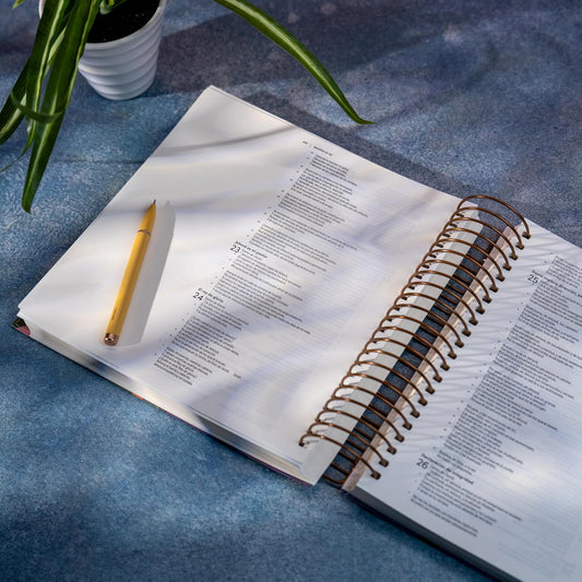 Biblia para ilustrar | Reina Valera 1960 | Símil piel floral | Margen creativo | Espiral metálico