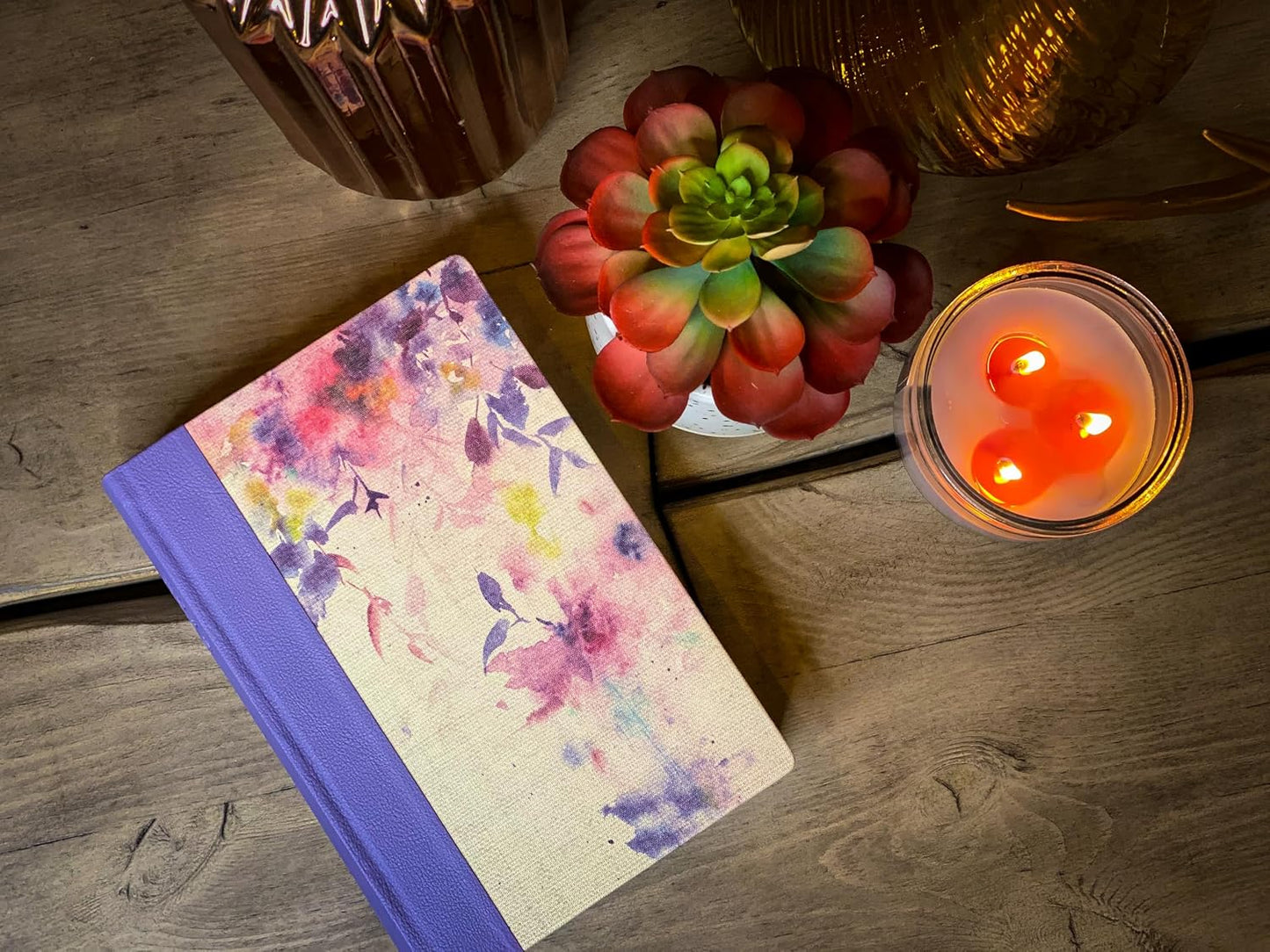 Biblia de Estudio para la Mujer | NVI | Leathersoft y tela lila | Comfort Print