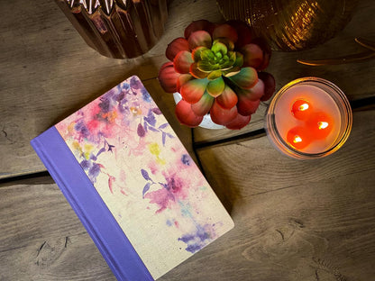 Biblia de Estudio para la Mujer | NVI | Leathersoft y tela lila | Comfort Print